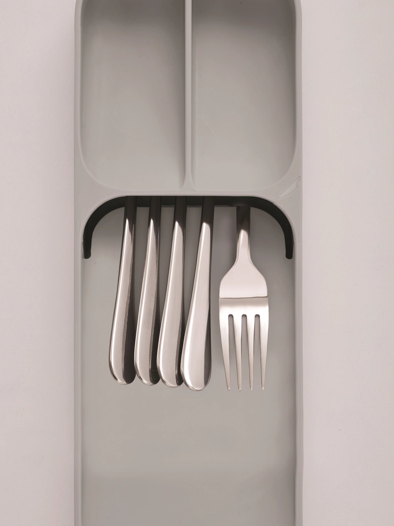 Praktische Besteckeinlage von Joseph Joseph in modernem Grau, ideal zur übersichtlichen Sortierung von Besteck, Maße 11x39.5x5.7 cm.
