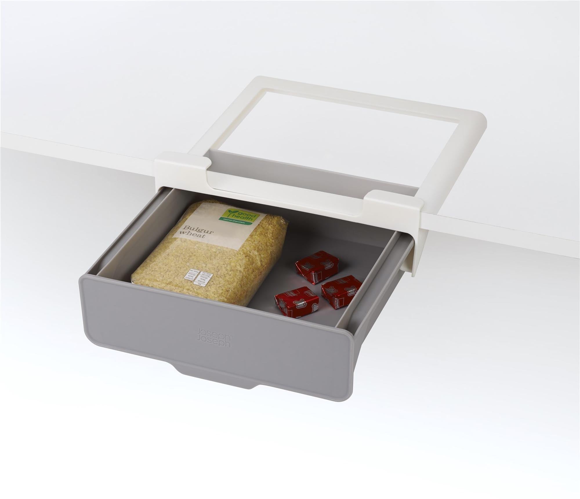 Platzsparende Schublade für effiziente Küchenschrankorganisation.