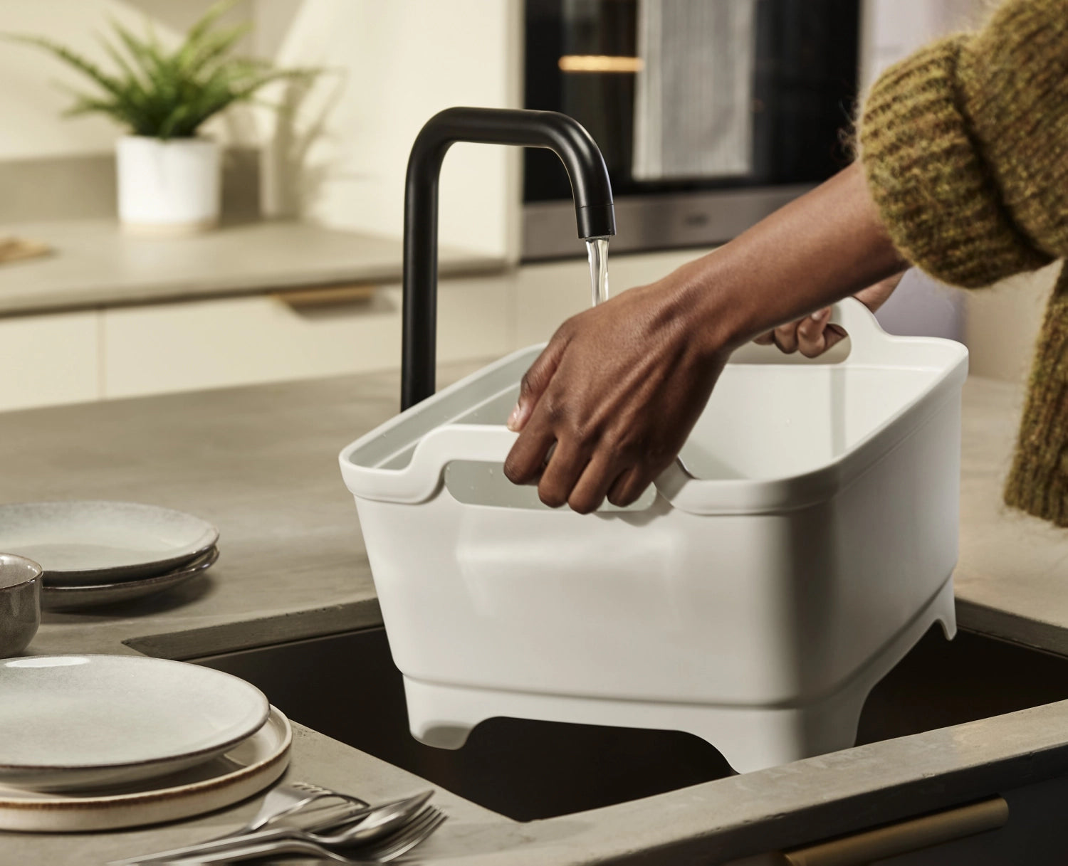 Elegante Wash Drain Spülschüssel in sanftem Light Stone Sage, ideal für effizientes Abwaschen und modernes Küchendesign, 31.5x31x20cm.