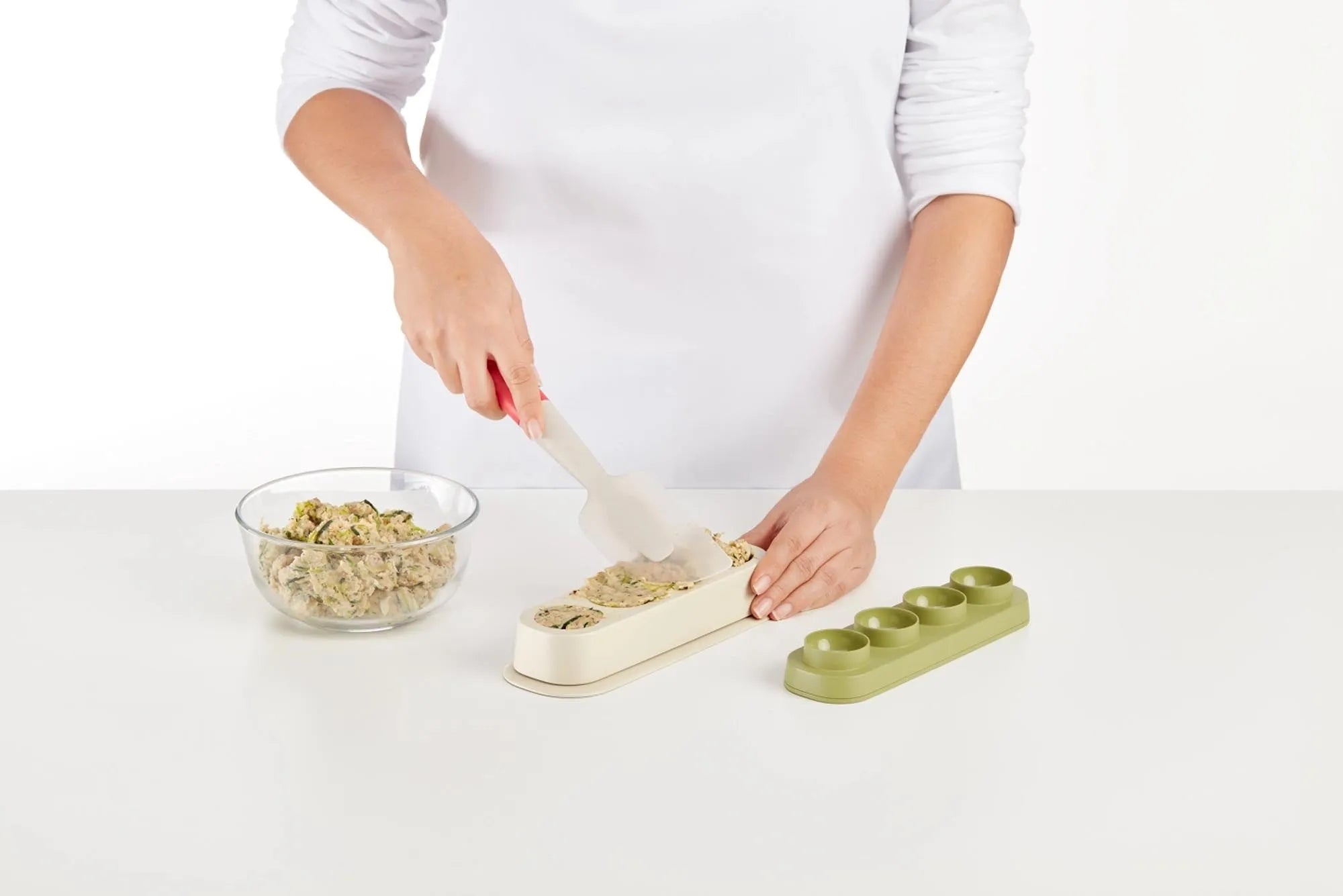 Veggie Balls Set in Grün/Grau präsentiert im Onlineshop von KAQTU Design AG. Backen ist von Lékué