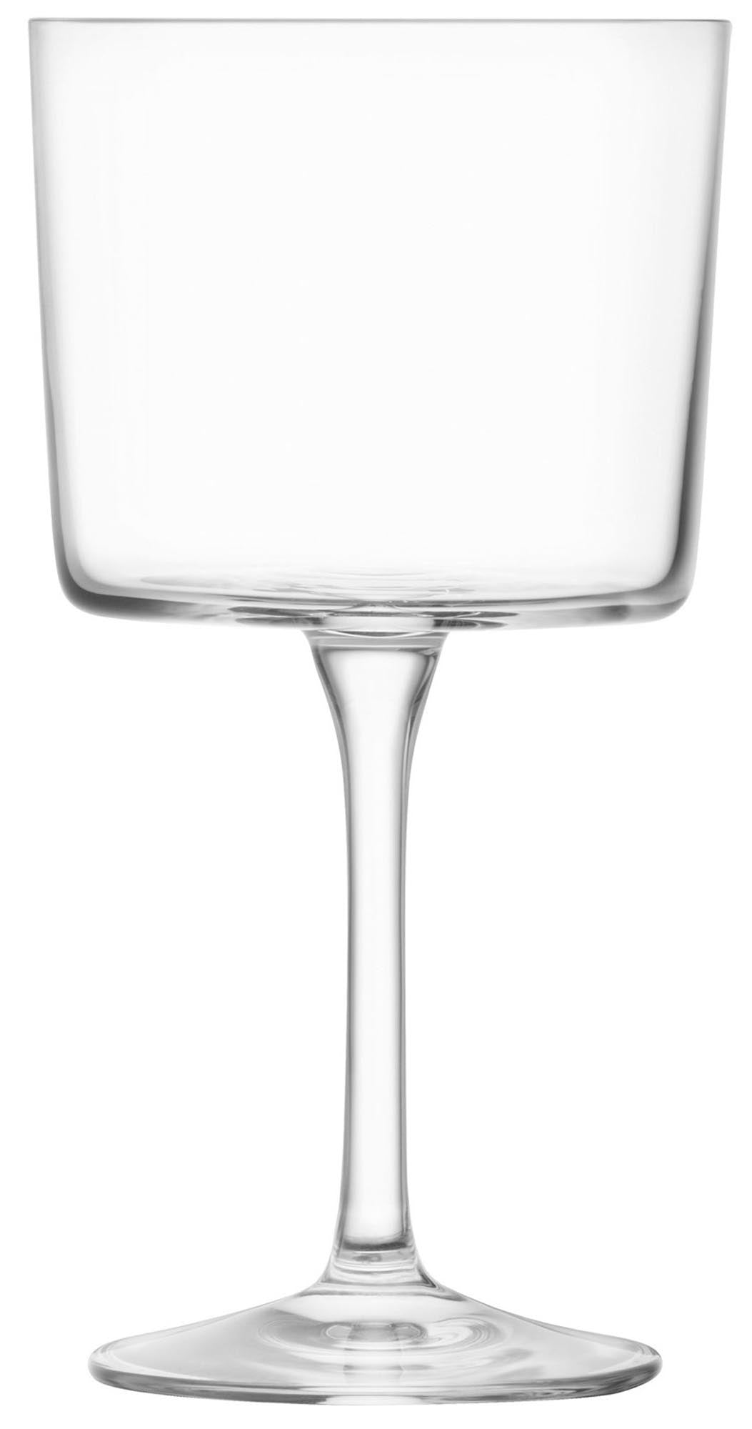 Entdecken Sie das stilvolle 4er Set Gio Weingläser (250ml) von LSA – perfekt für jeden Anlass, robust und spülmaschinenfest.