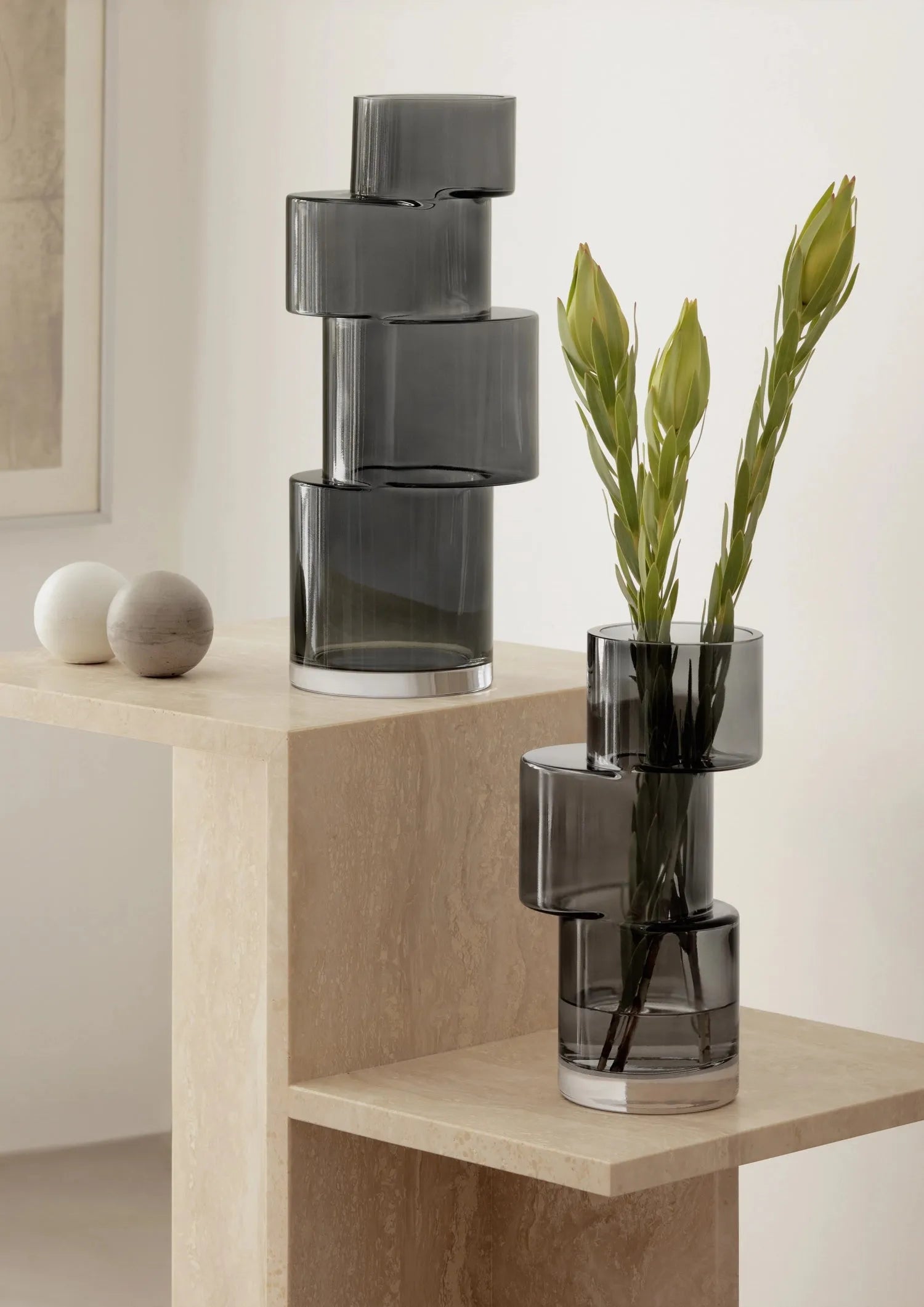 Moderne LSA Tier Vase, 26cm, grau – stilvoller Blickfang für Ihr Heim.