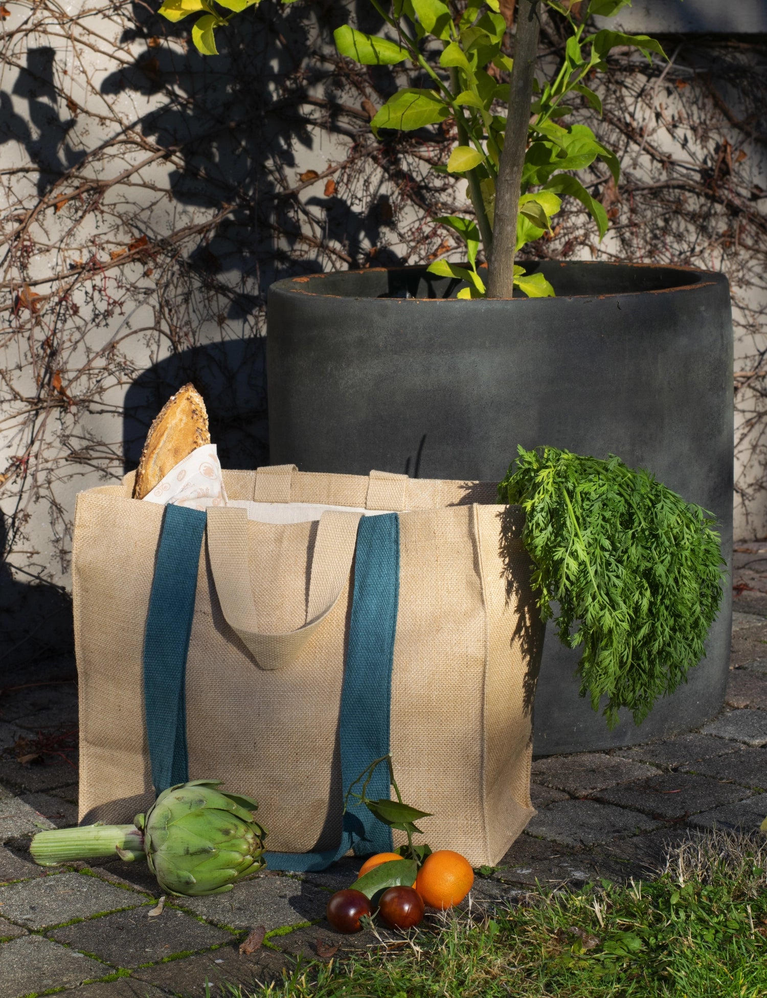 Bunte Pebbly XL Tasche, ideal für die Aufbewahrung von Lunch und Snacks, praktisch für Reisen und den täglichen Gebrauch.