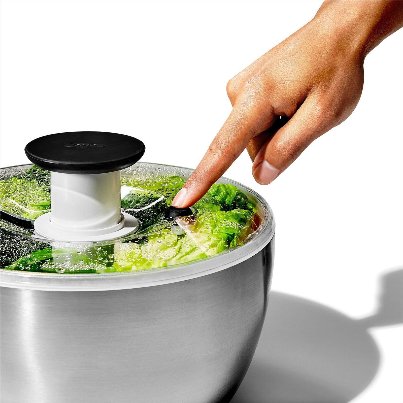 Effiziente OXO Inox Salatschleuder für perfekt trockenen Salat.