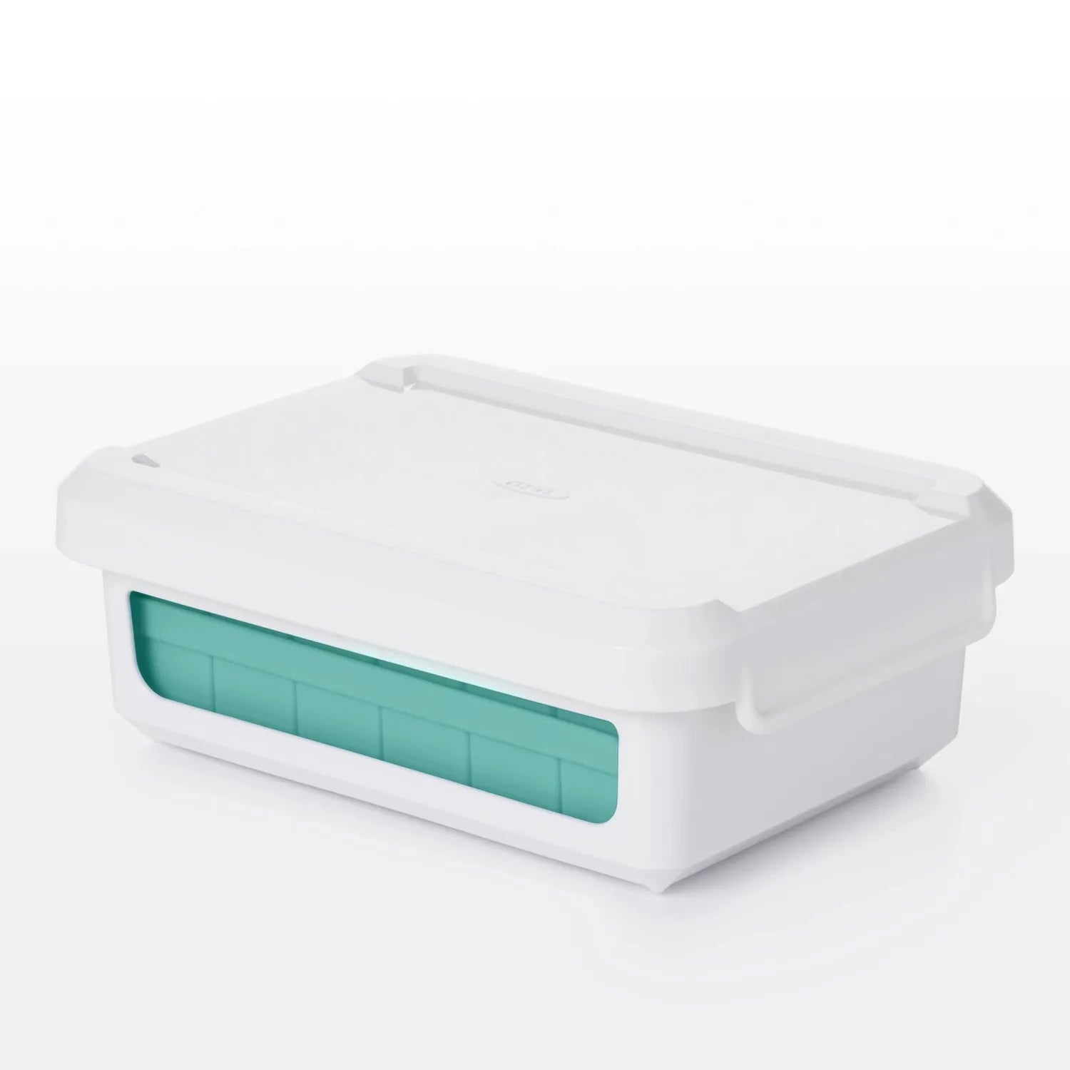 Praktische Eiswürfelschale von OXO mit Deckel, ideal für kleine Würfel. Perfekt für saubere und einfache Eiswürfelzubereitung.