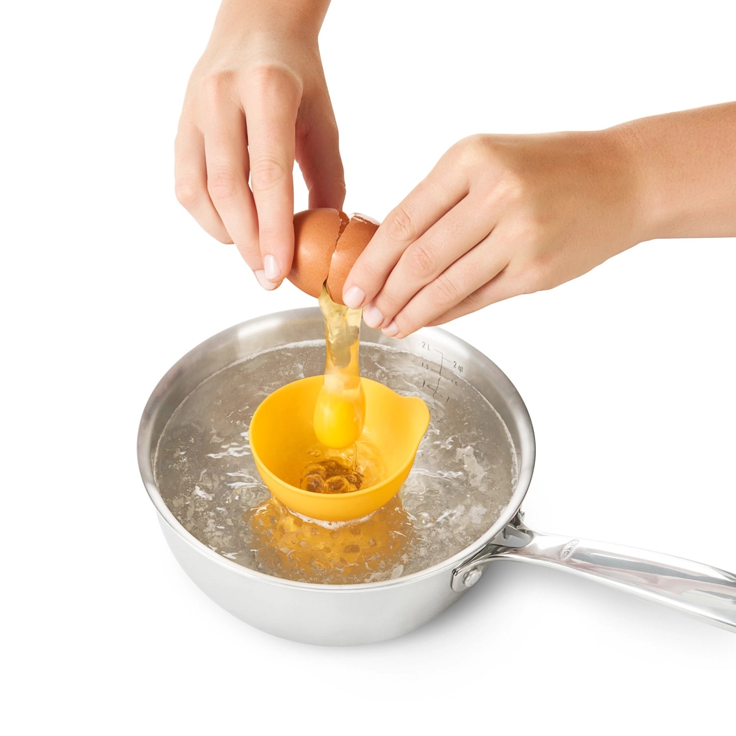 Praktisches 2er Set Eier-Pochierer aus gelbem Silikon von OXO, perfekt für die einfache Zubereitung von leckeren, perfekt gegarten Eiern.