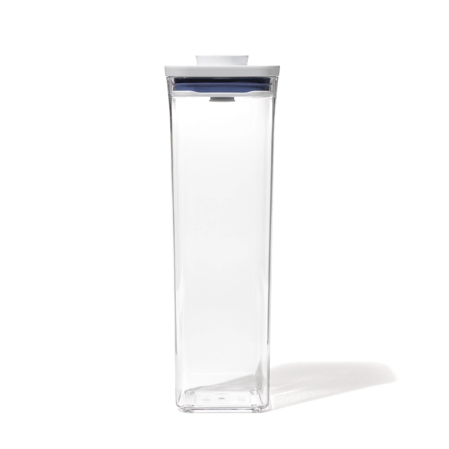 Stilvoller OXO POP 2.0 Vorratsbehälter in hoch quadratischer Form, 10.6x10.6x32 cm, 2.1 l, perfekt für die praktische und elegante Lebensmittelaufbewahrung.