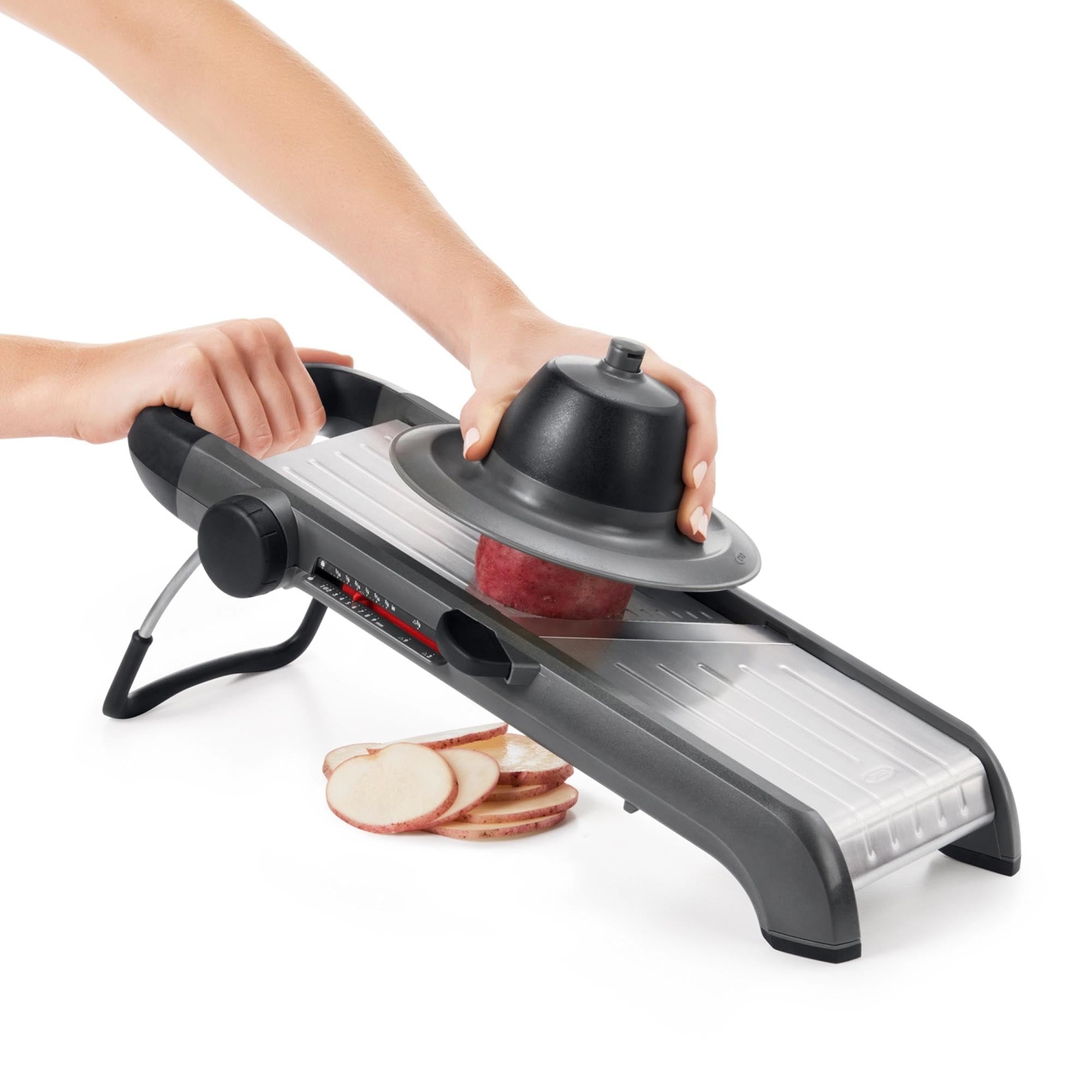 Der OXO Profi Obst- und Gemüsehobel 2.0: Edelstahlklinge, ergonomisch, langlebig, rutschfest – ein Muss für jede Küche!