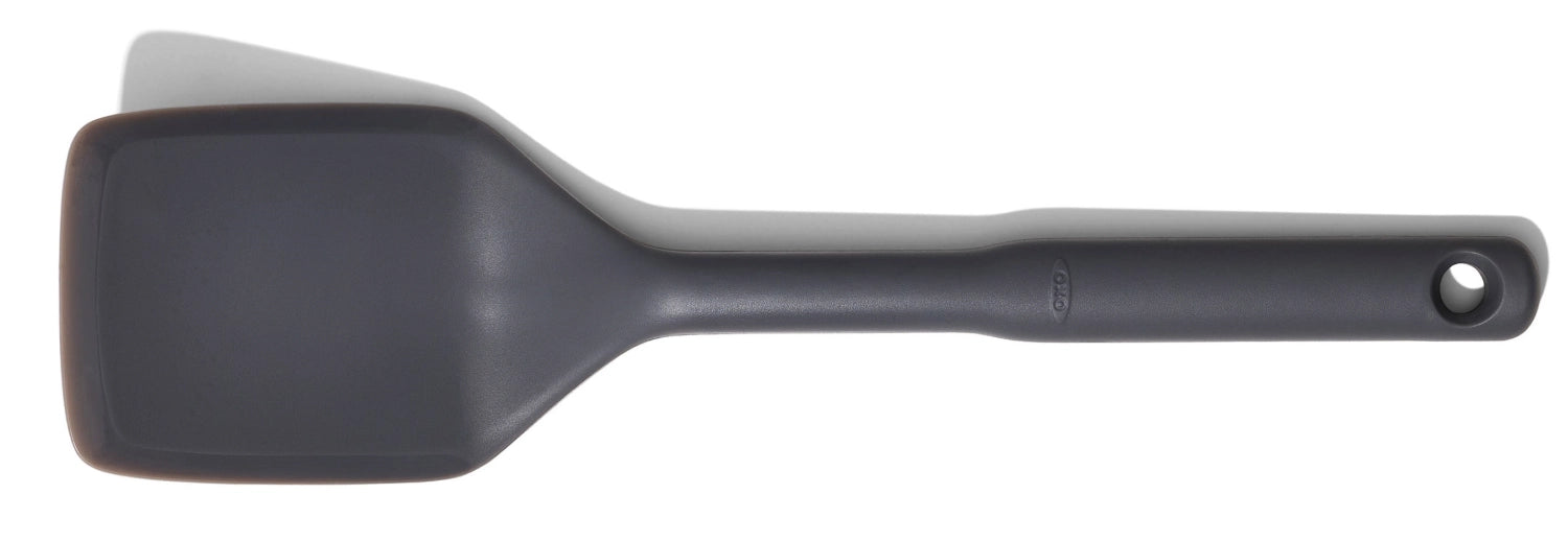 Entdecken Sie den OXO Wender groß aus Silikon – ideal für kleine Pfannen, hitzebeständig, ergonomisch und spülmaschinenfest. Perfekt zum Wenden und Zerkleinern!