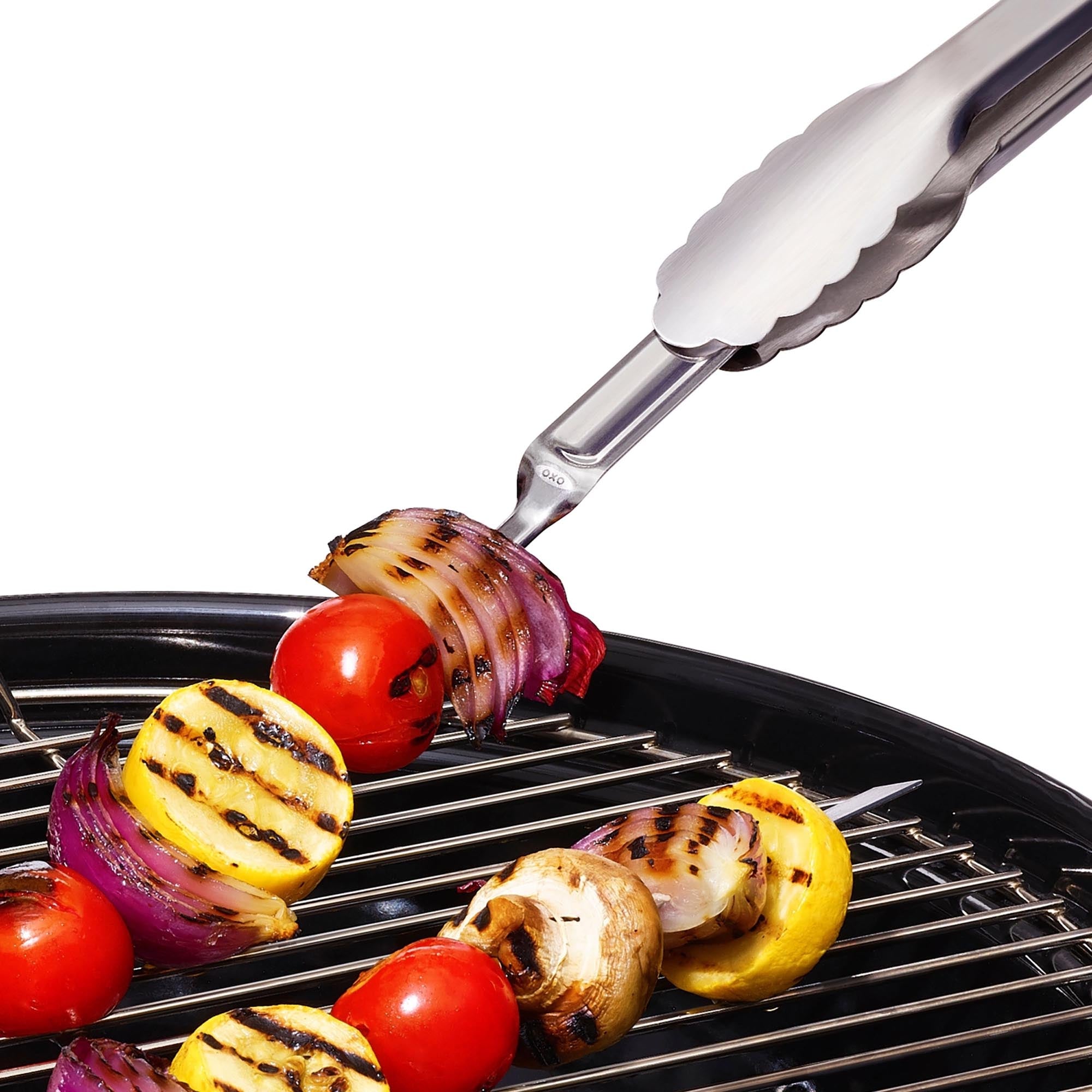 Robuste, 30 cm lange Edelstahl-Grillspiesse von OXO, ideal für Fleisch, Fisch und Gemüse. Spülmaschinenfest und ergonomisch.