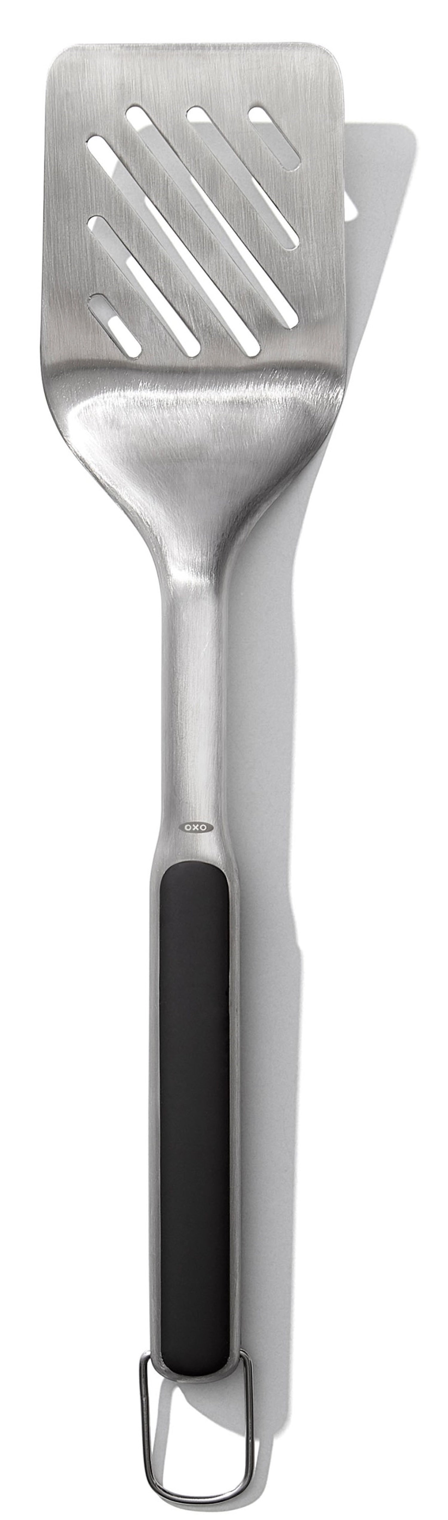 Hochwertiges OXO Good Grips Grillzangen-Set, perfekt zum Wenden und Servieren von Fleisch und Gemüse, ergonomisches Design für komfortable Handhabung.