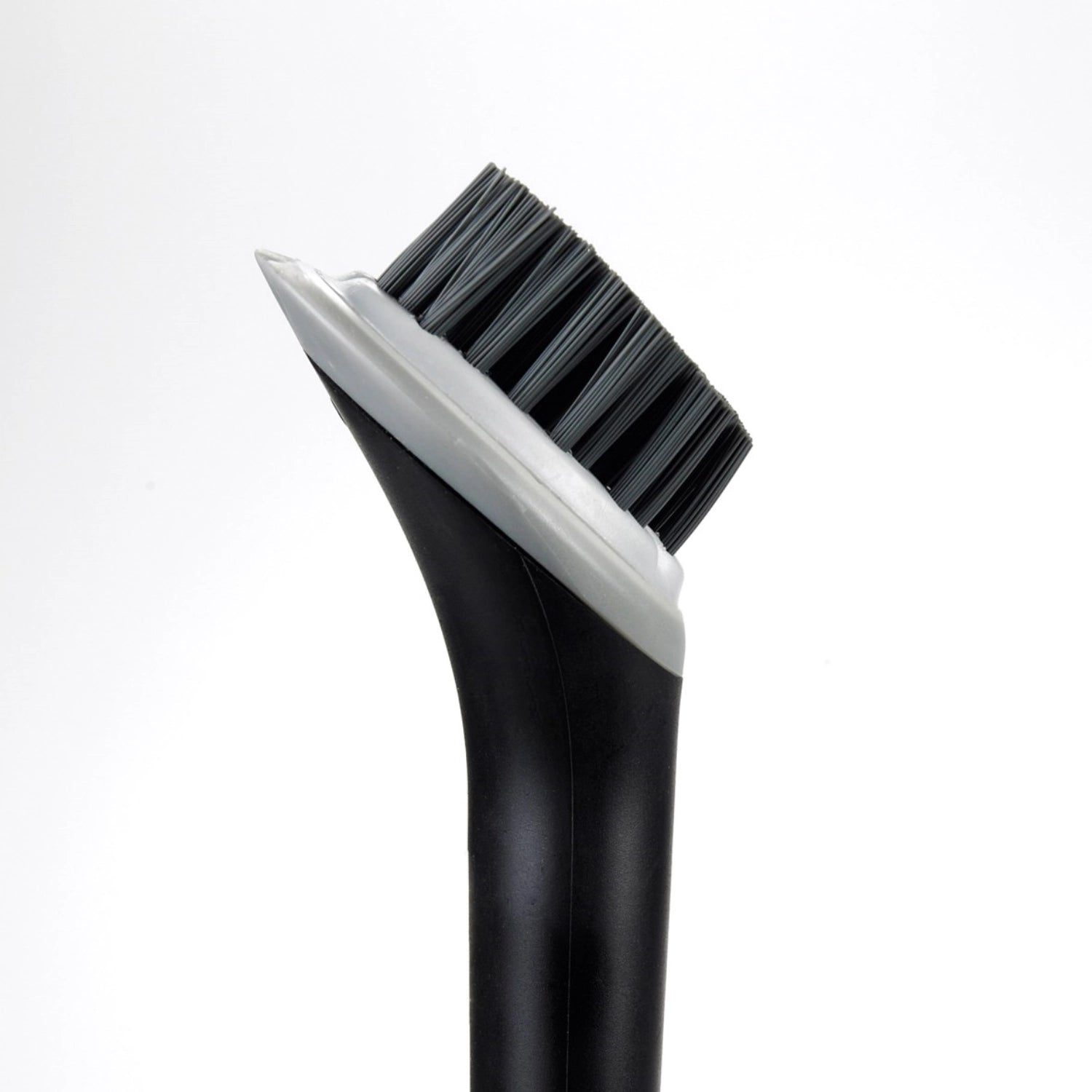 Praktische schwarze Bürste von OXO zur effektiven Reinigung von Elektrogrills und Sandwichtoastern – ideal für mühelose Pflege und Hygiene.