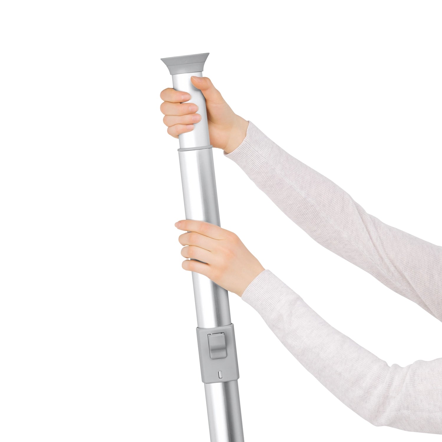 Praktisches Eck-Duschregal von OXO mit ausziehbarer Spannstange aus Aluminium, ideal für die platzsparende Aufbewahrung von Duschutensilien.