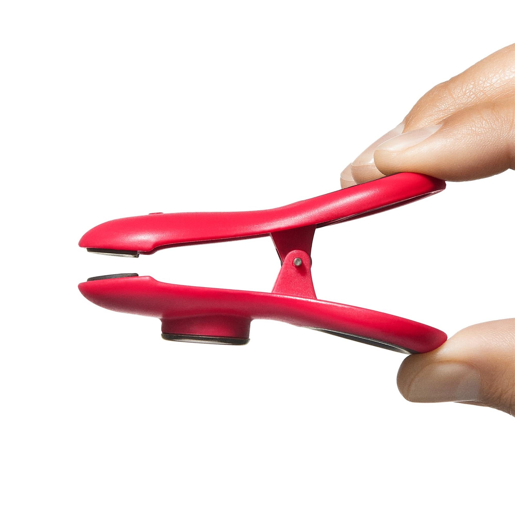 Praktische OXO Clips: Ideal zum Verschliessen und Organisieren.