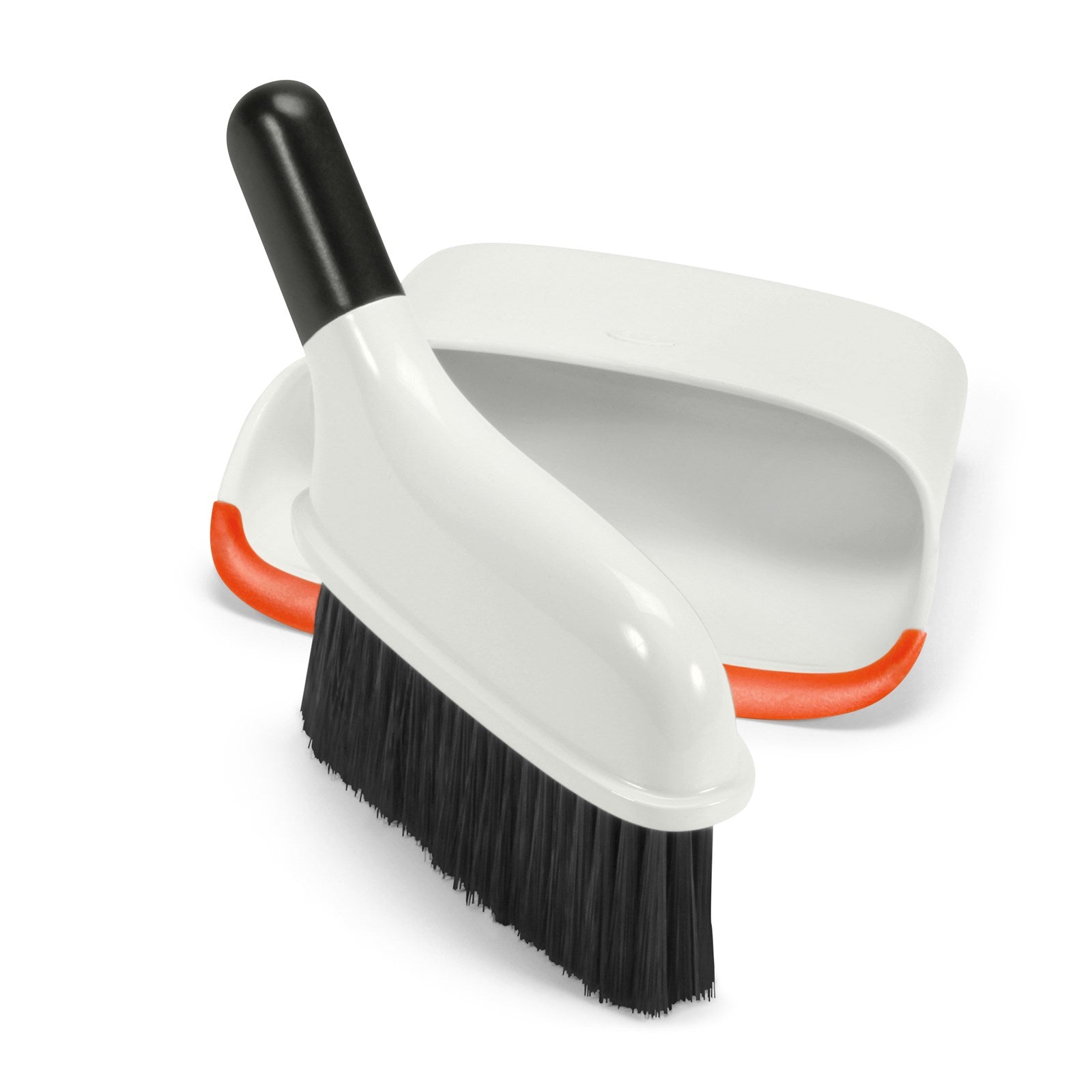 Kompaktes Kehrschaufel Bürsten-Set von OXO: Ideal für schnelle Reinigungen, mit langlebigen Borsten und praktischem Design für müheloses Arbeiten.
