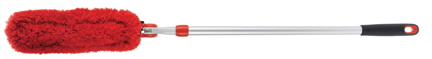 Ausziehbarer Mikrofaser-Staubwischer in Rot präsentiert im Onlineshop von KAQTU Design AG. Besen ist von OXO