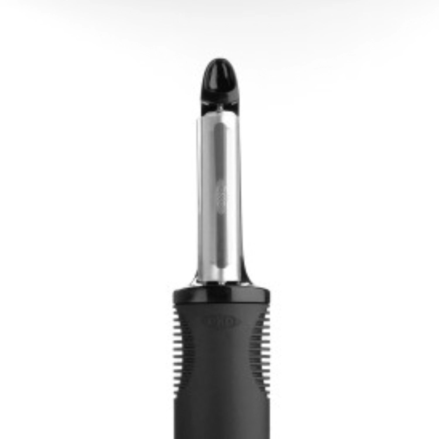 Praktischer OXO Drehschäler mit 17.8 cm Länge, perfekt für schnelles und einfaches Schälen von Obst und Gemüse in der modernen Küche.