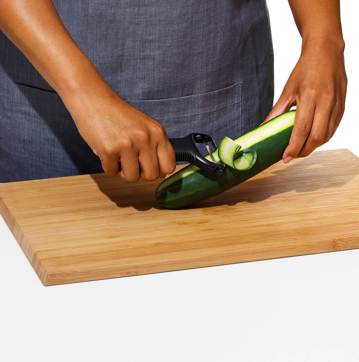 Y-Schäler 15.2 cm in Schwarz präsentiert im Onlineshop von KAQTU Design AG. Küchenhelfer ist von OXO