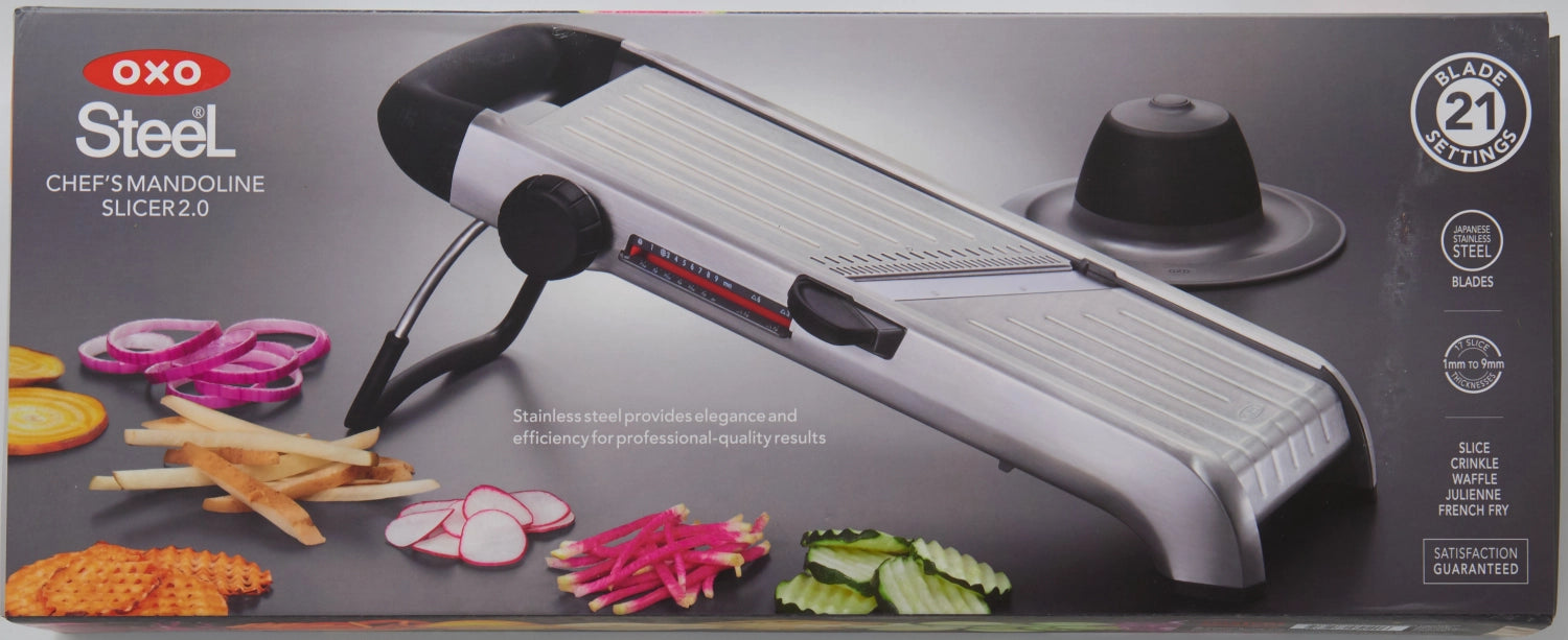 OXO Chef Mandoline 2.0, 44x17cm – hochwertige Mandoline für gleichmäßige Scheiben und einfache Handhabung beim Schneiden von Gemüse und Obst.