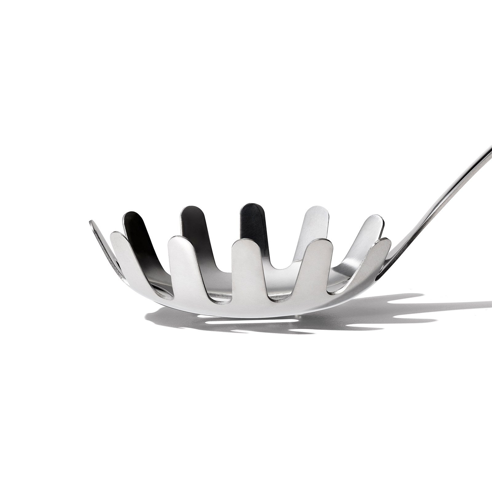 OXO Spaghettiheber 32cm: Edelstahl, komfortabler Griff, langlebig.