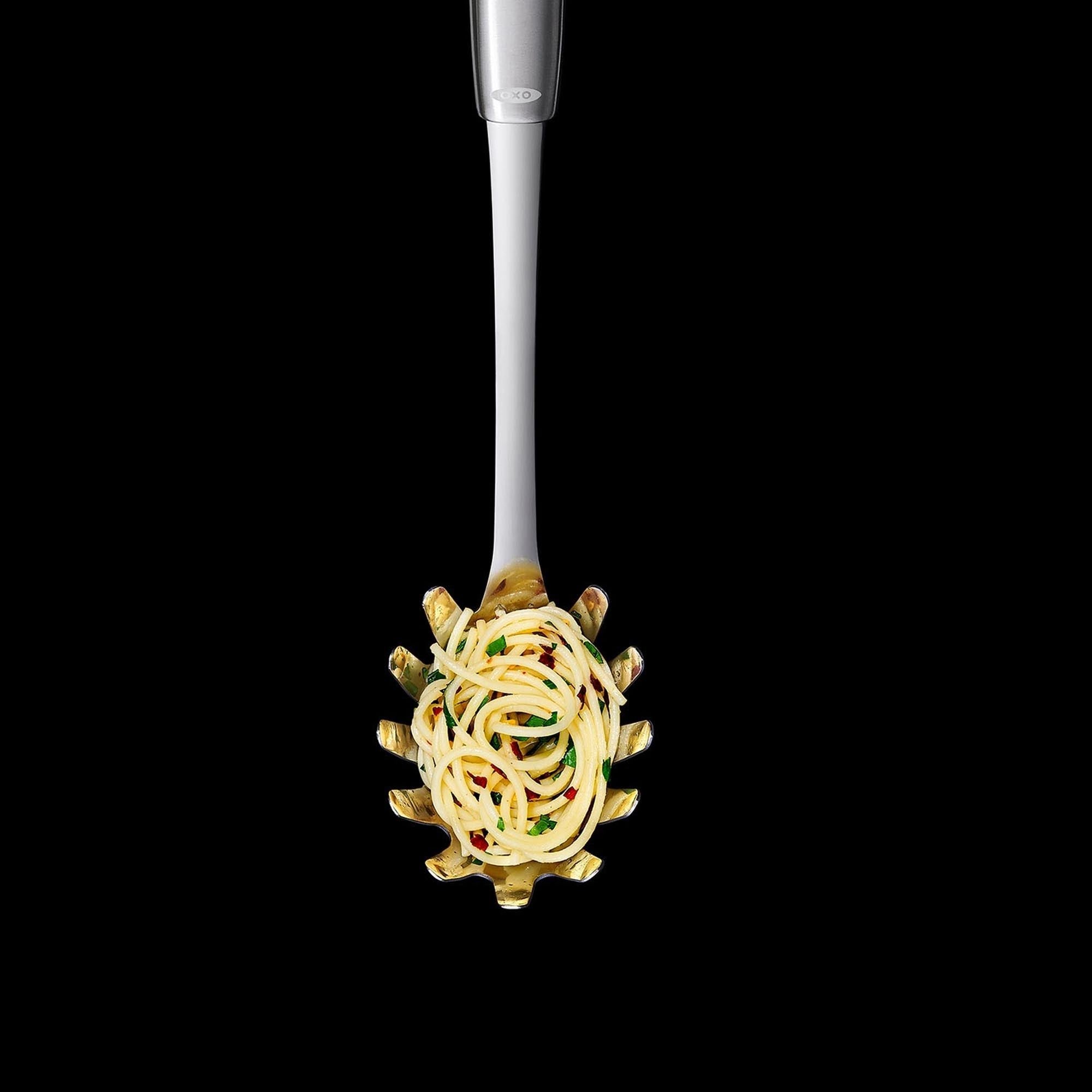 Eleganter 32cm OXO Spaghettiheber: Edelstahl, rutschfester Griff.