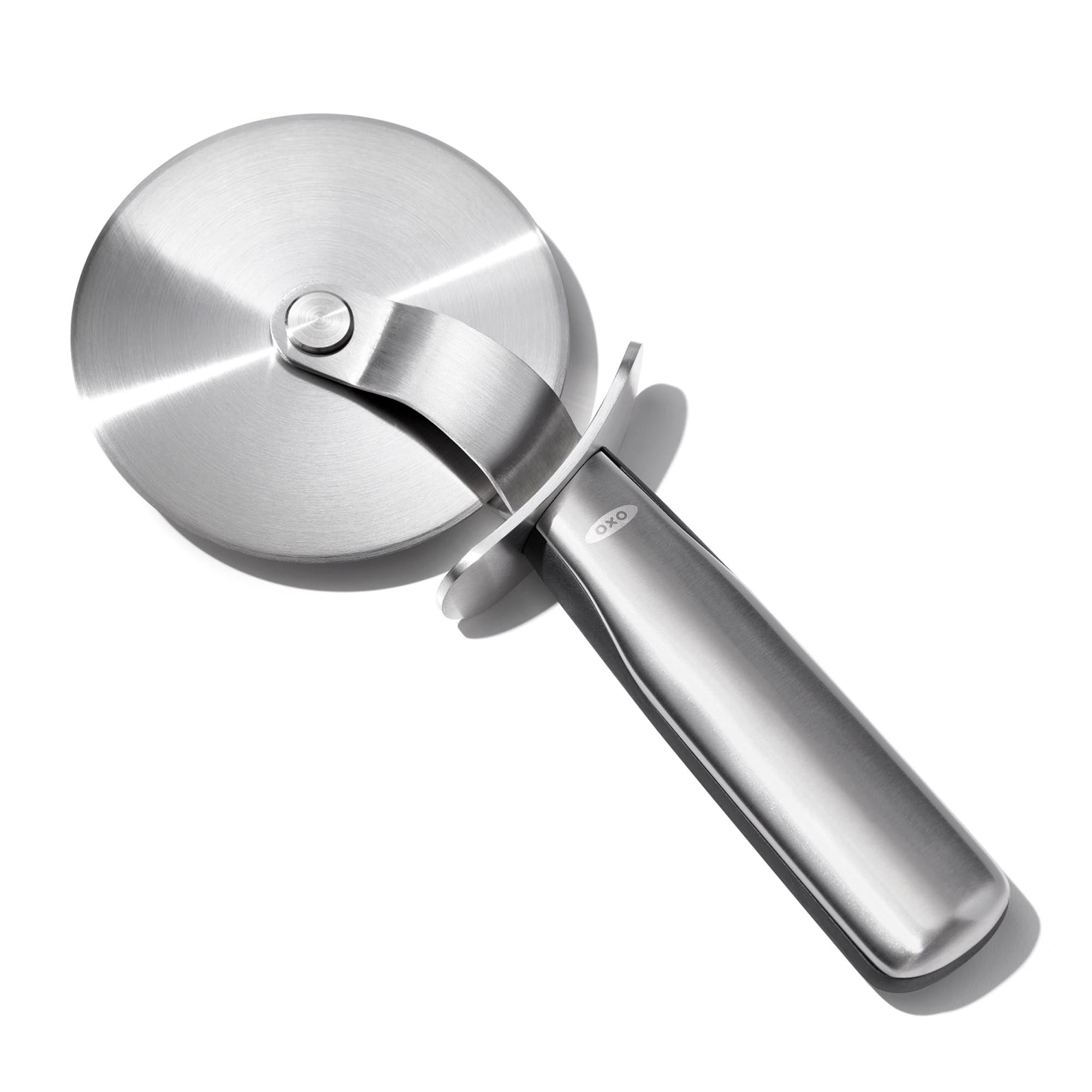 Erleben Sie das OXO Good Grips Pizzarad mit 23 cm Durchmesser. Hochwertiger Edelstahl und ergonomischer Griff sorgen für müheloses Schneiden. Spülmaschinenfest!