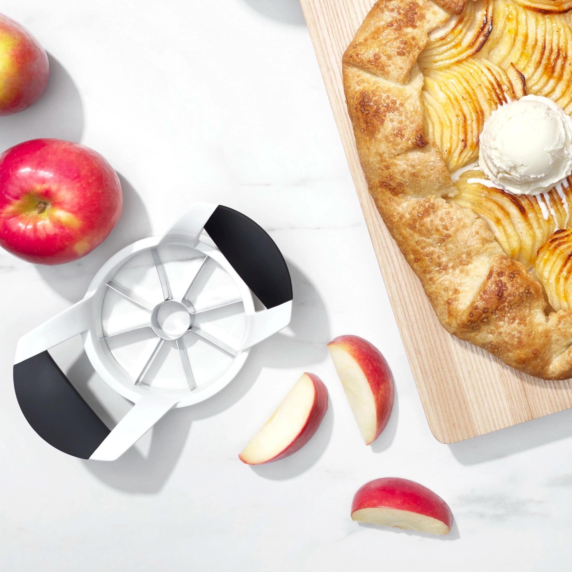 OXO Apfelteiler: Schneidet 8 perfekte Stücke, modernes Design.