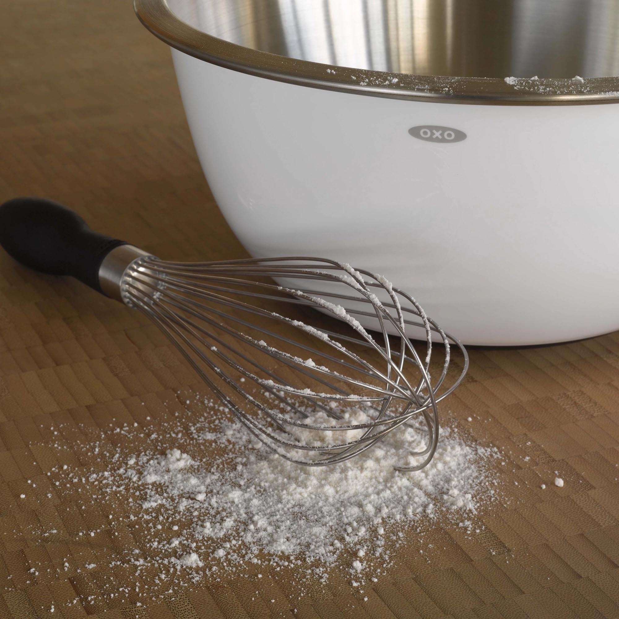 OXO Schneebesen 28 cm: Ideal für müheloses und schnelles Rühren.