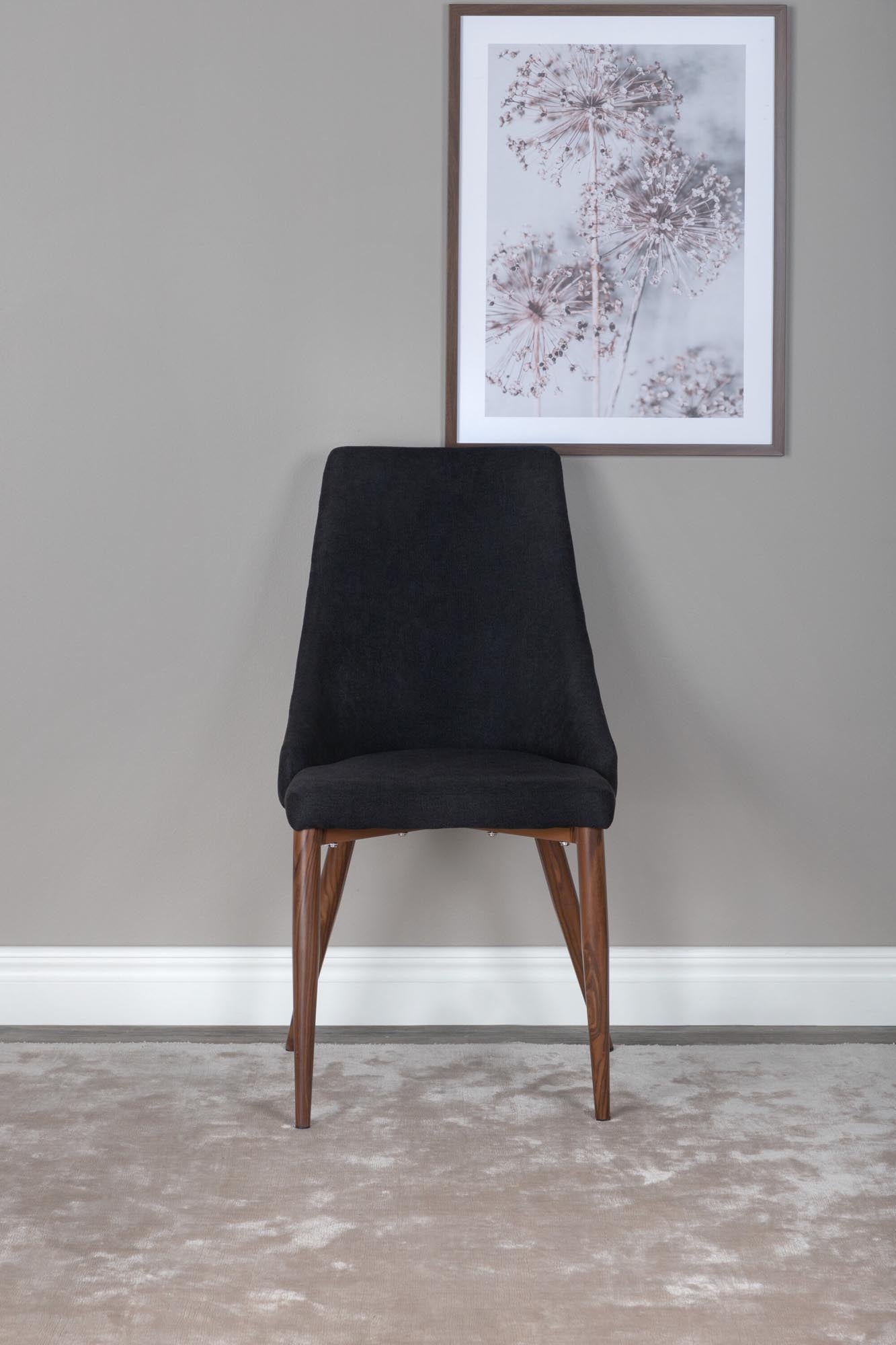 Moderner Leone Stuhl von Venture Home, bezogen mit hochwertigem Manchester-Stoff in Cremeweiss, ideal für stilvolle Esszimmer.