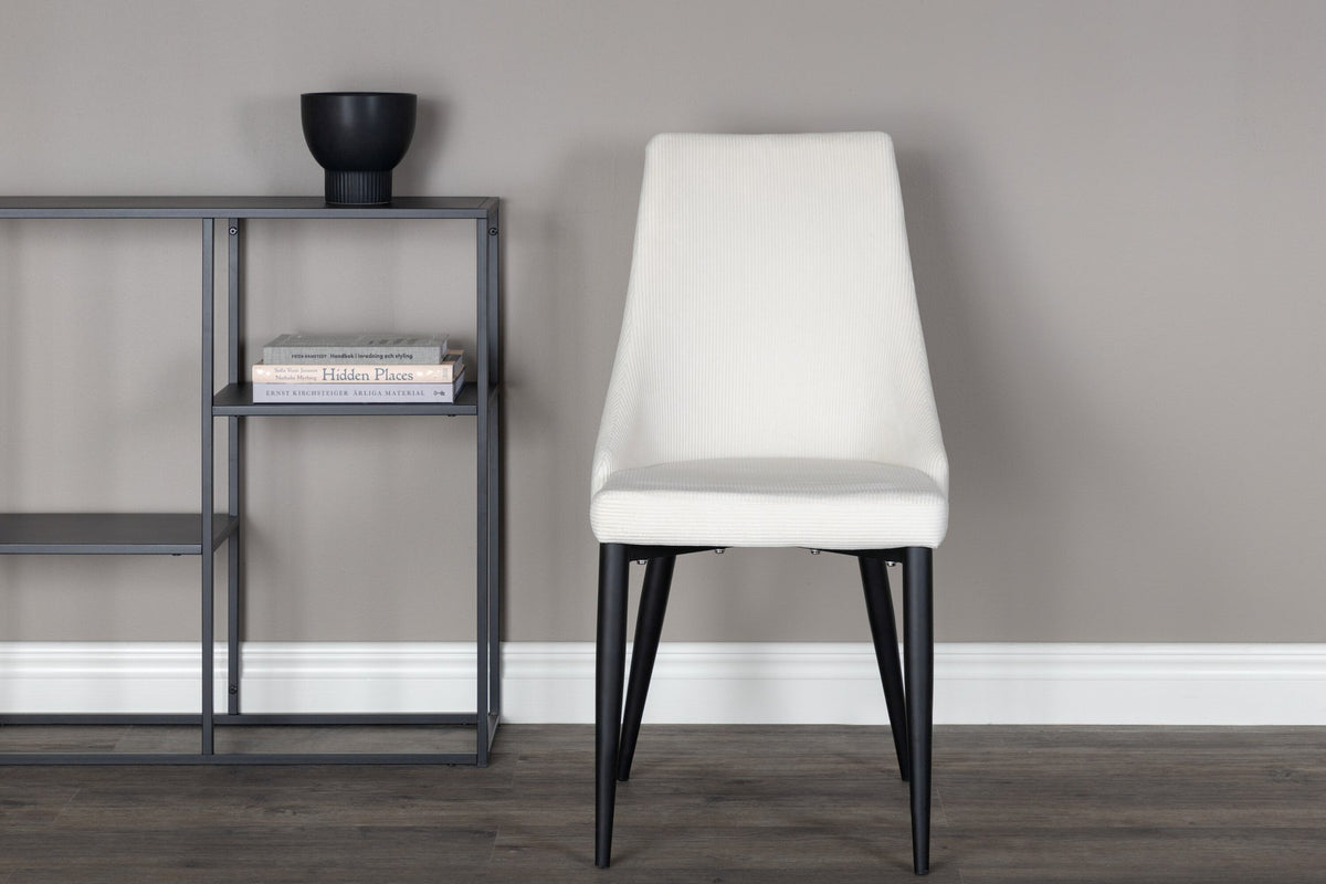 Leone Stuhl von Venture Home, Sitzfläche in Weiss aus Polyester-Cord-Stoff, schwarze Stahlbeine, hohe Rückenlehne, klassisches Design