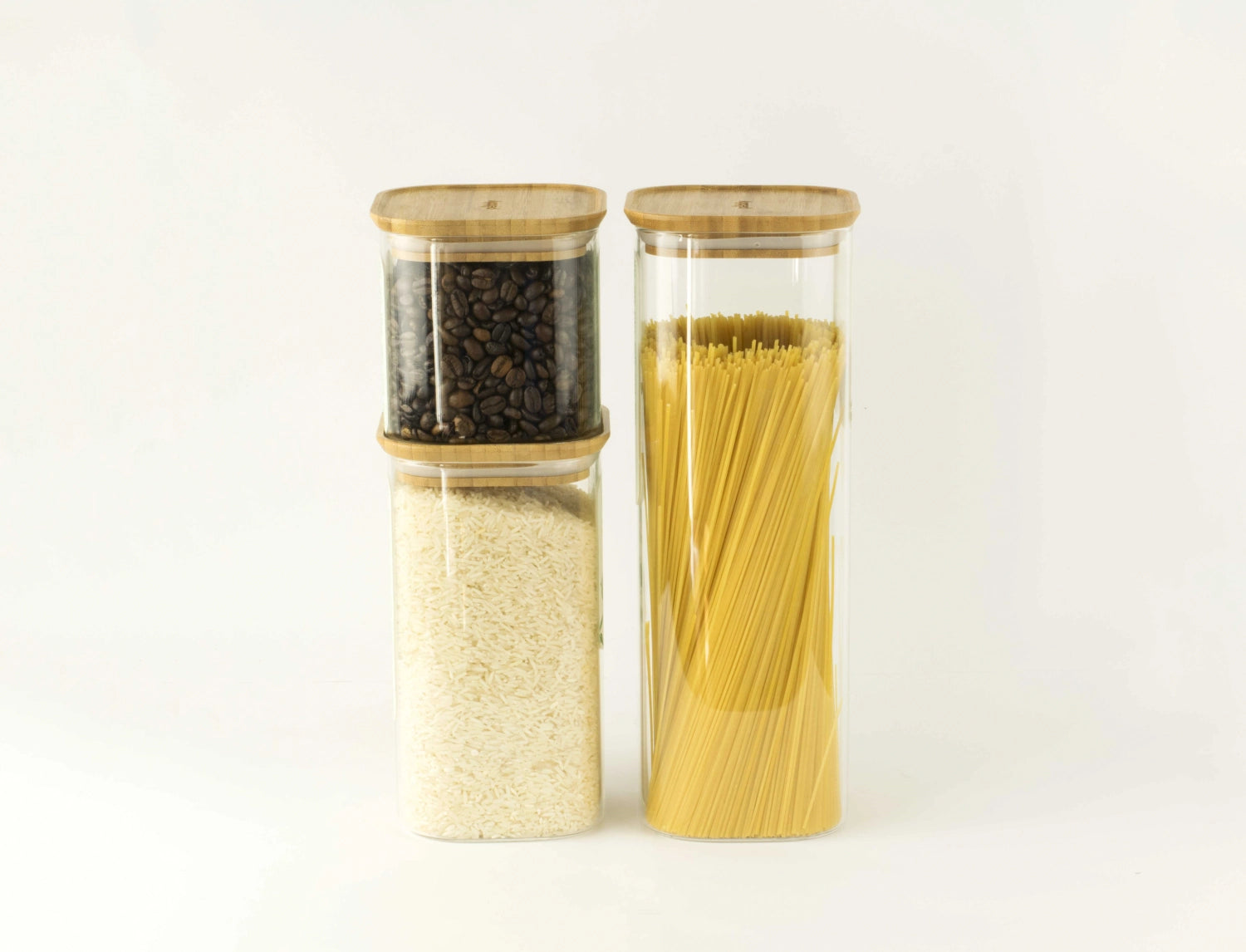 Stilvolles Vorratsglas von Pebbly mit 2,2 l Volumen und einem dekorativen Bambusdeckel, ideal für die praktische und ansprechende Lagerung.