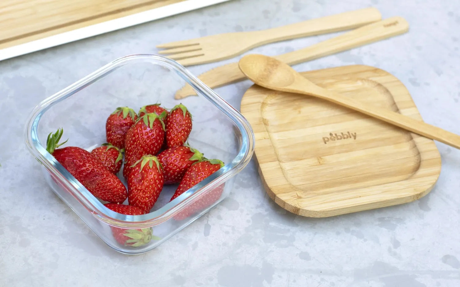 Elegantes Vorratsglas von Pebbly, ideal für frische Lebensmittel.