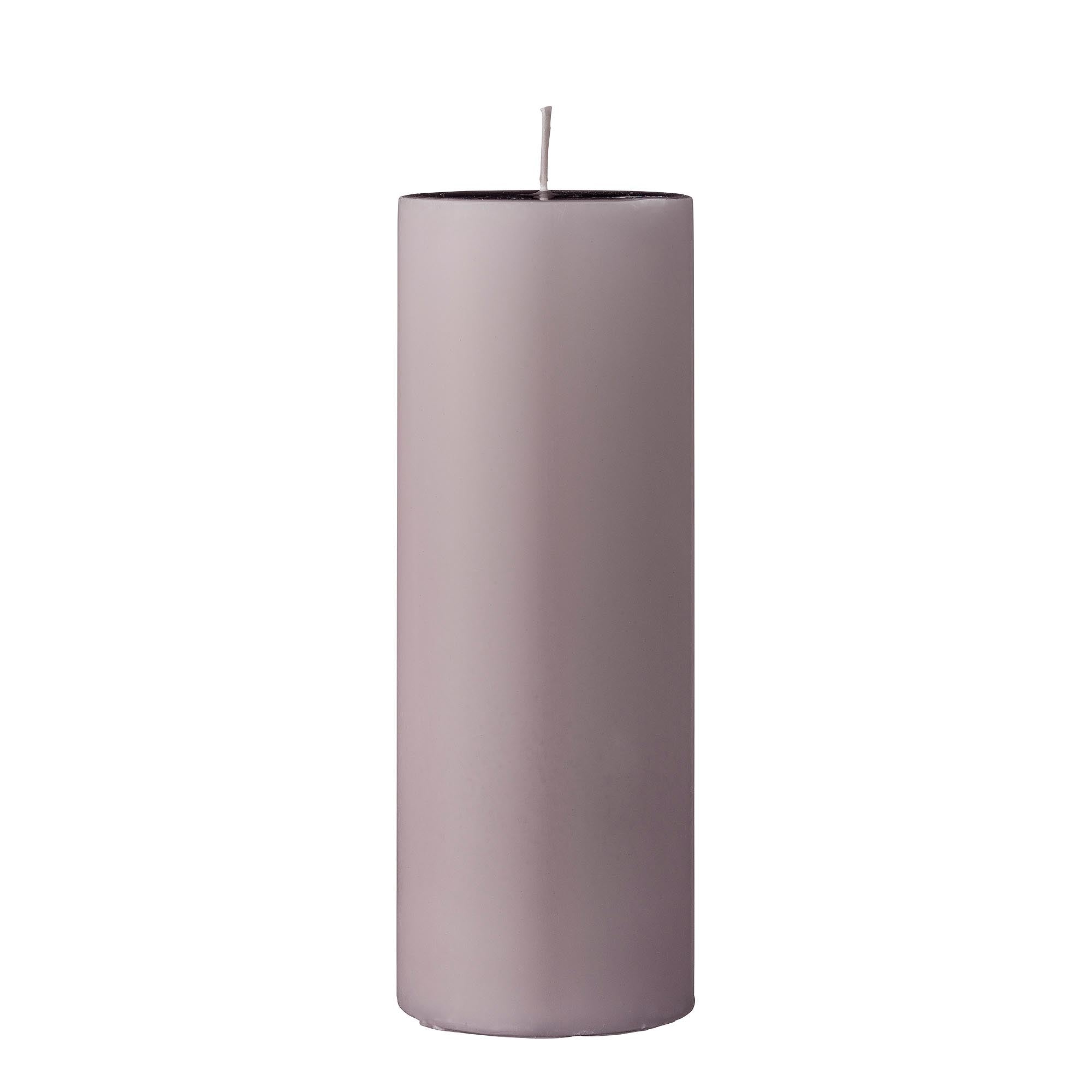 Entdecken Sie die Anja Kerze von Bloomingville in Rose. Hochwertiges Paraffin, langer Duft, ideal für romantische Abende und stilvolle Dekoration.