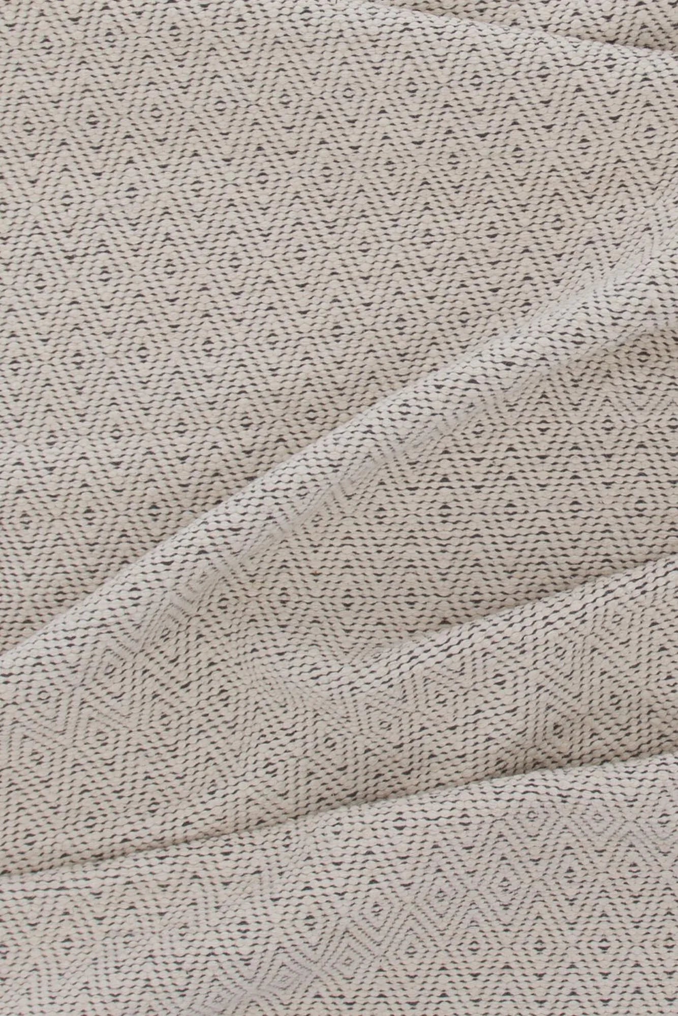 Julana Teppich in Beige präsentiert im Onlineshop von KAQTU Design AG. Teppich ist von Venture Home