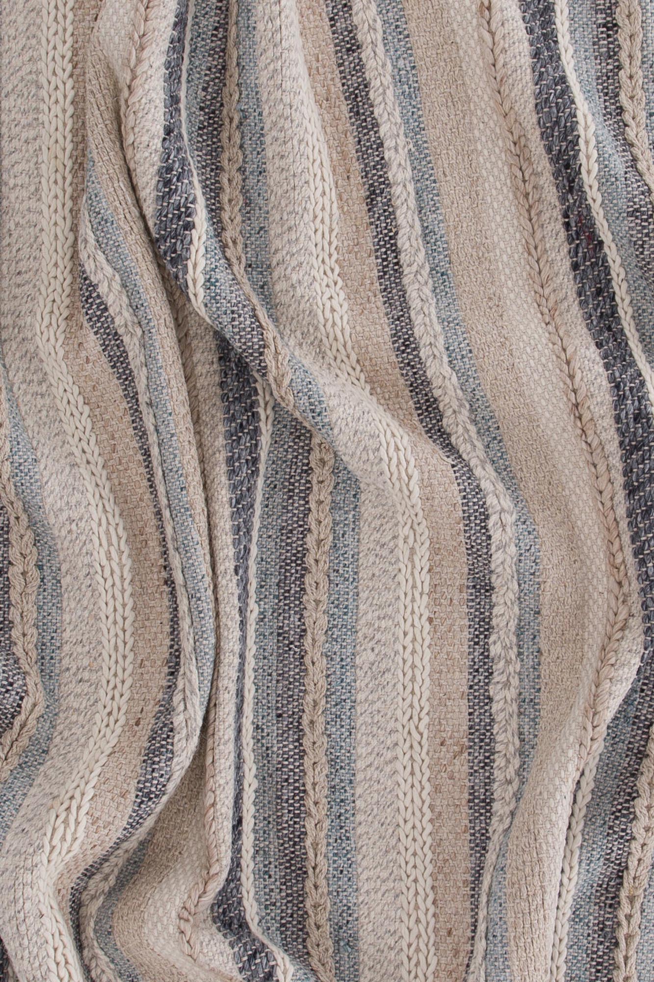 Gudha Teppich in Beige präsentiert im Onlineshop von KAQTU Design AG. Teppich ist von Venture Home
