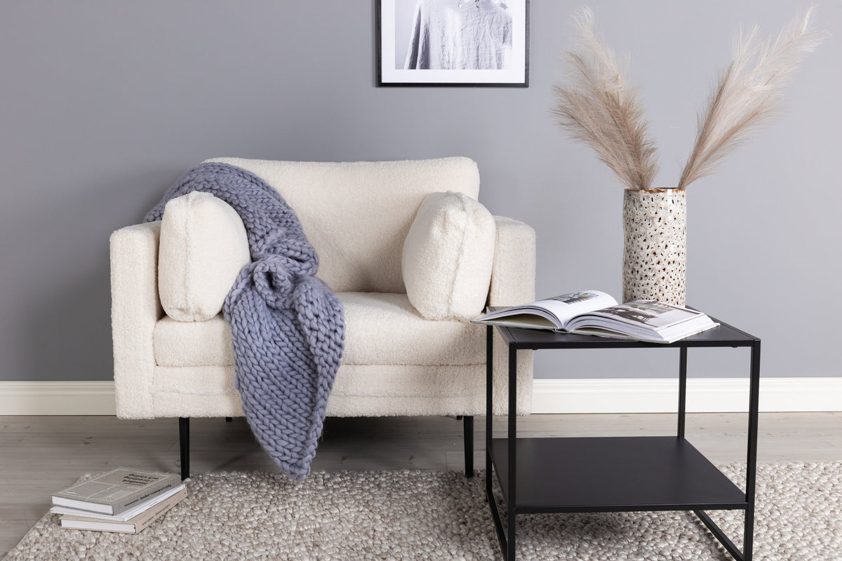 Boom Sessel in Weiss präsentiert im Onlineshop von KAQTU Design AG. Sessel mit Armlehnen ist von Venture Home