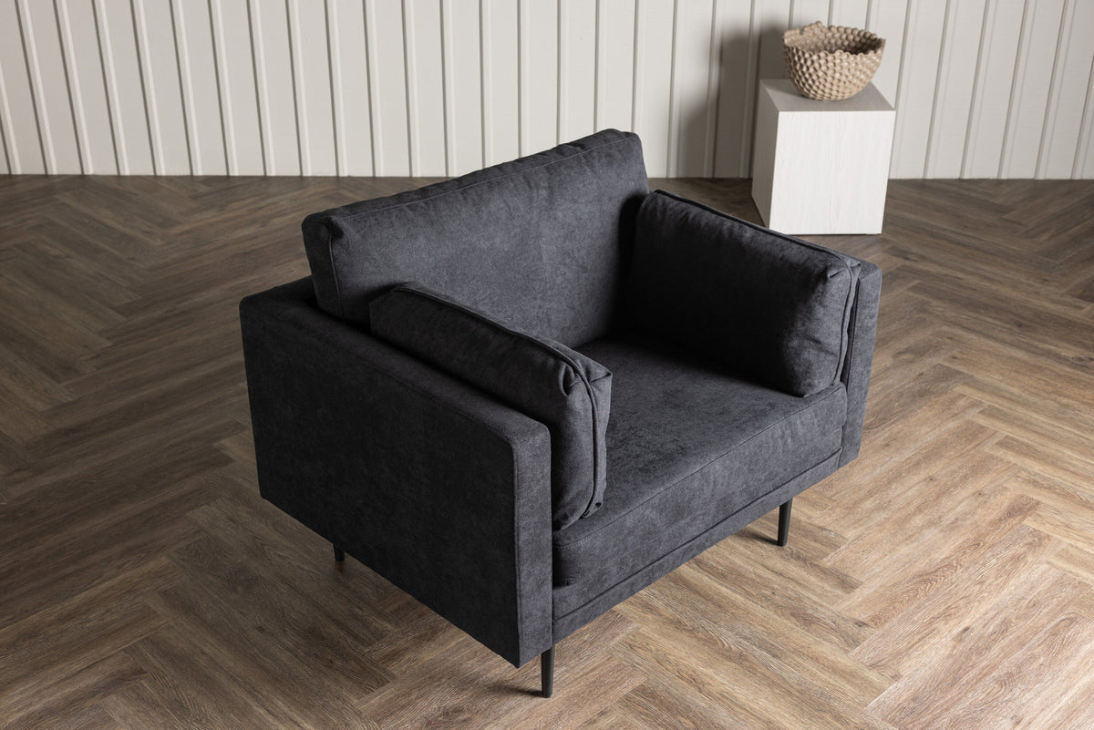 Boom Sessel in Schwarz präsentiert im Onlineshop von KAQTU Design AG. Sessel mit Armlehnen ist von Venture Home