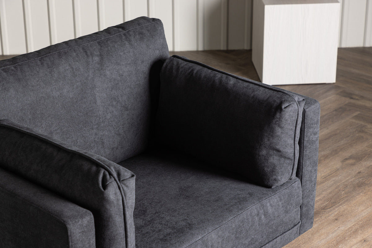 Boom Sessel in Schwarz präsentiert im Onlineshop von KAQTU Design AG. Sessel mit Armlehnen ist von Venture Home
