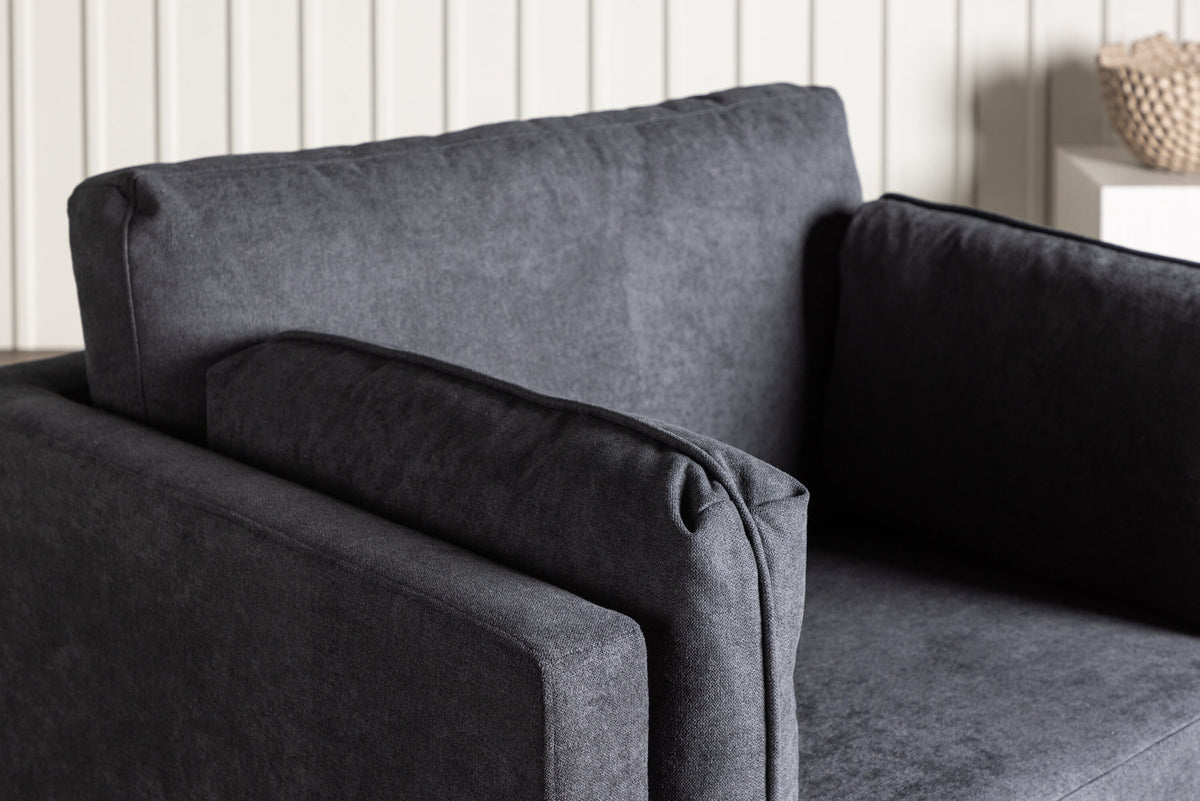 Boom Sessel in Schwarz präsentiert im Onlineshop von KAQTU Design AG. Sessel mit Armlehnen ist von Venture Home