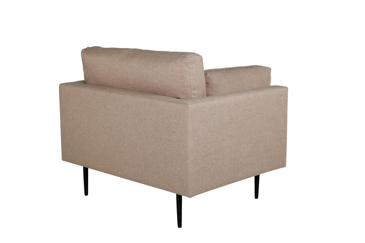 Boom Sessel in Braun präsentiert im Onlineshop von KAQTU Design AG. Sessel mit Armlehnen ist von Venture Home
