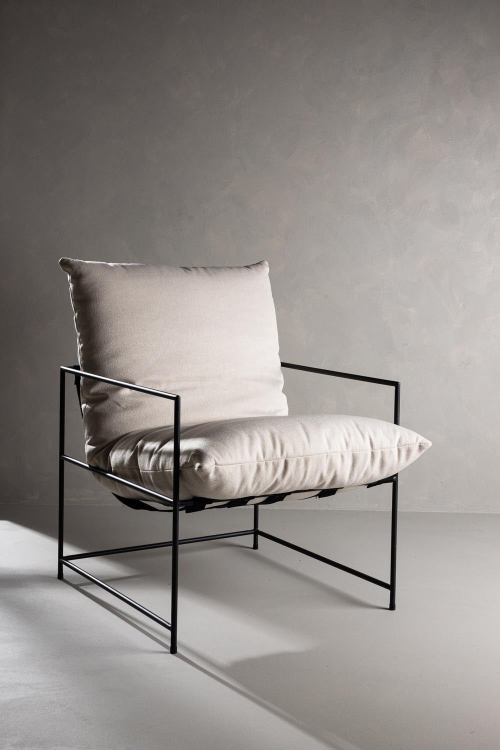 Sedalia Sessel in Weiss präsentiert im Onlineshop von KAQTU Design AG. Sessel mit Armlehnen ist von Venture Home