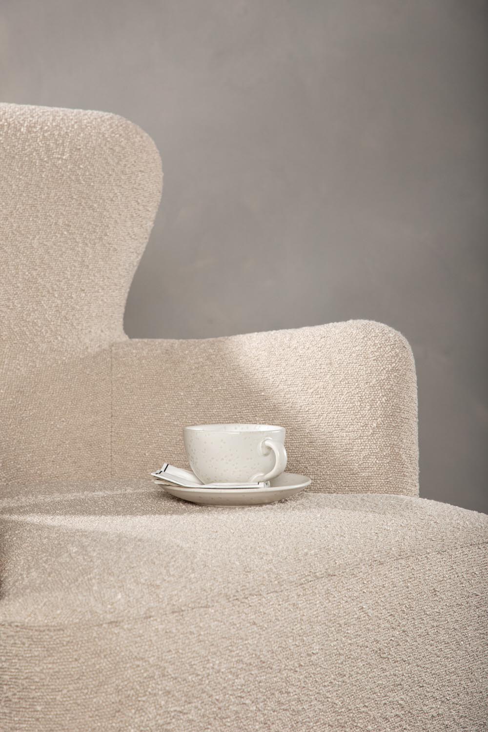 Lincoln Sessel in Beige präsentiert im Onlineshop von KAQTU Design AG. Sessel mit Armlehnen ist von Venture Home