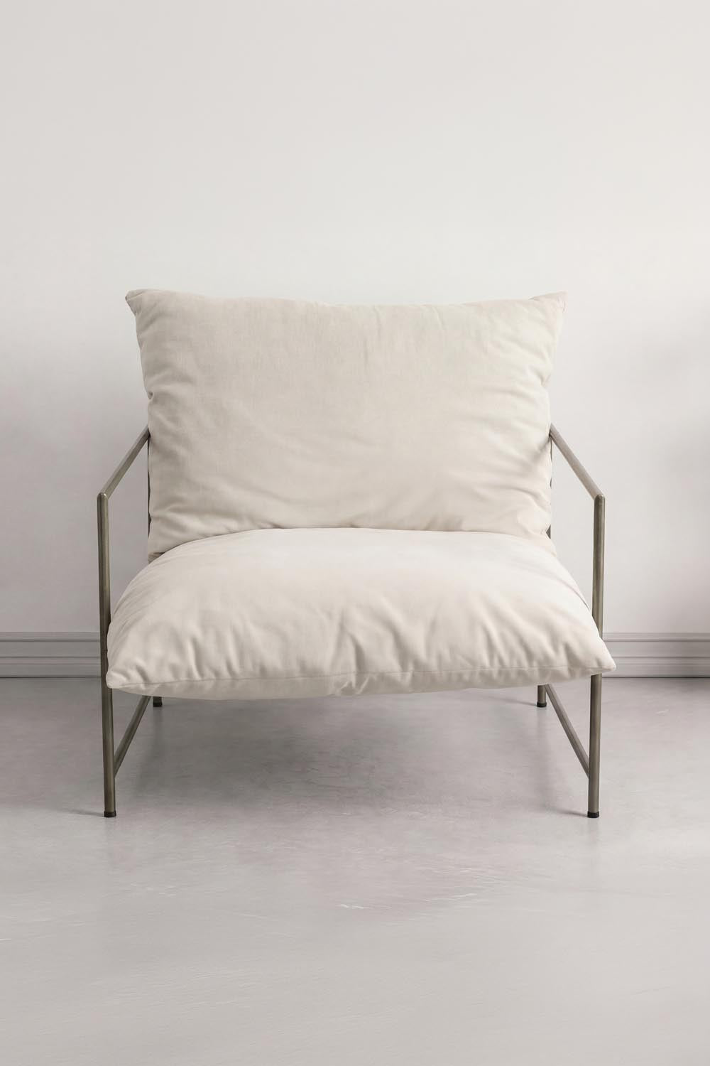 Sedalia Ohrensessel in Beige präsentiert im Onlineshop von KAQTU Design AG. Sessel mit Armlehnen ist von Venture Home