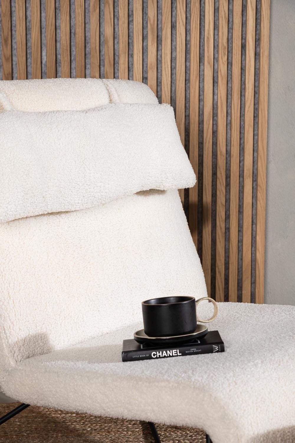 Laconia Sessel in Weiss präsentiert im Onlineshop von KAQTU Design AG. Sessel ist von Venture Home