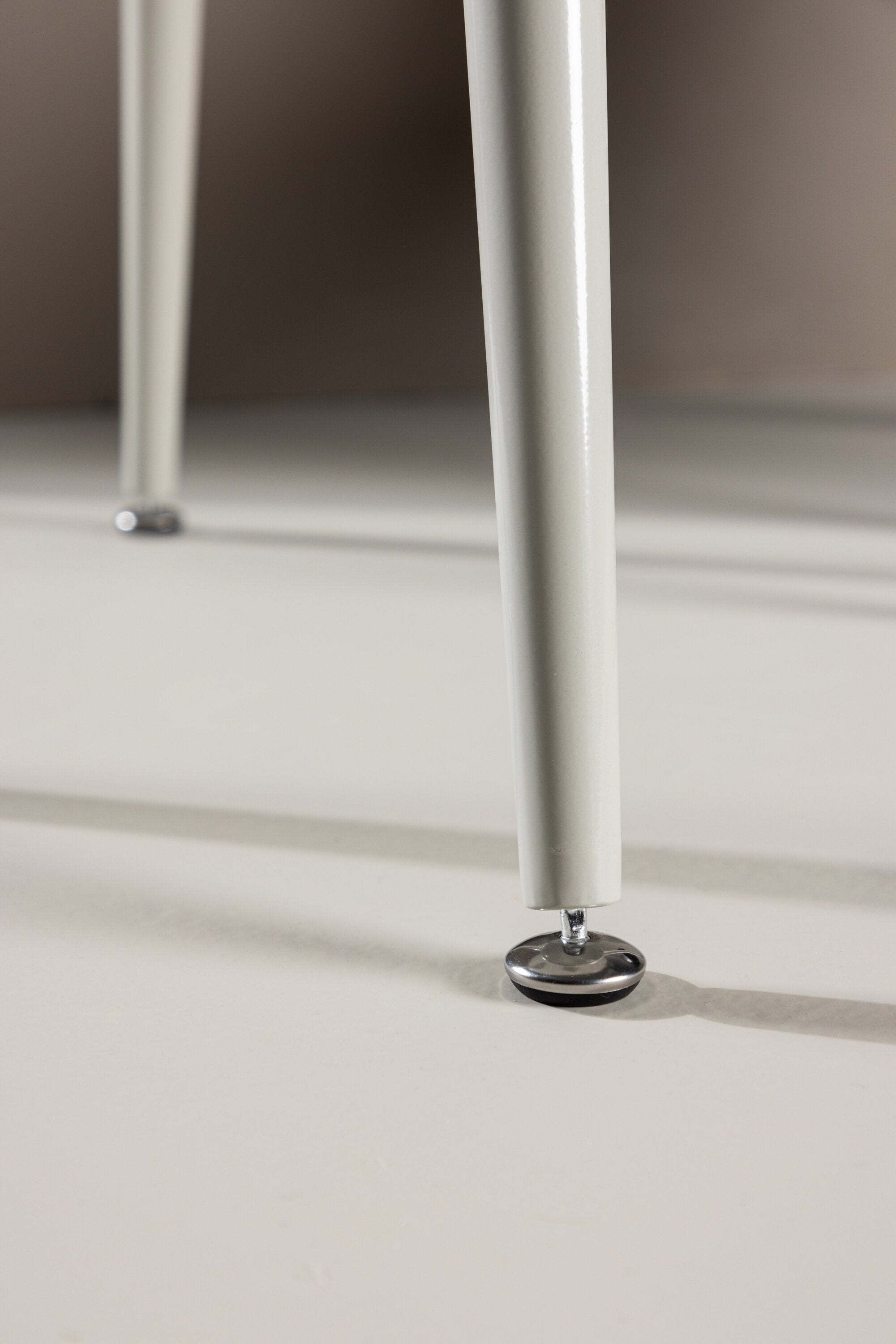 Plaza Kindertisch in Beige präsentiert im Onlineshop von KAQTU Design AG. Esstisch ist von Venture Home