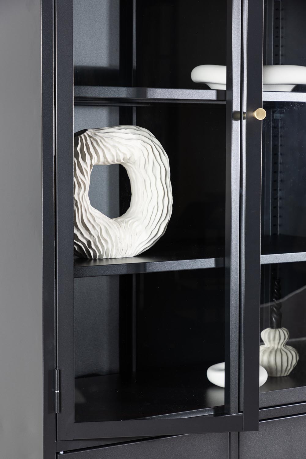Will Kabinett in Schwarz präsentiert im Onlineshop von KAQTU Design AG. Cabinet ist von Venture Home