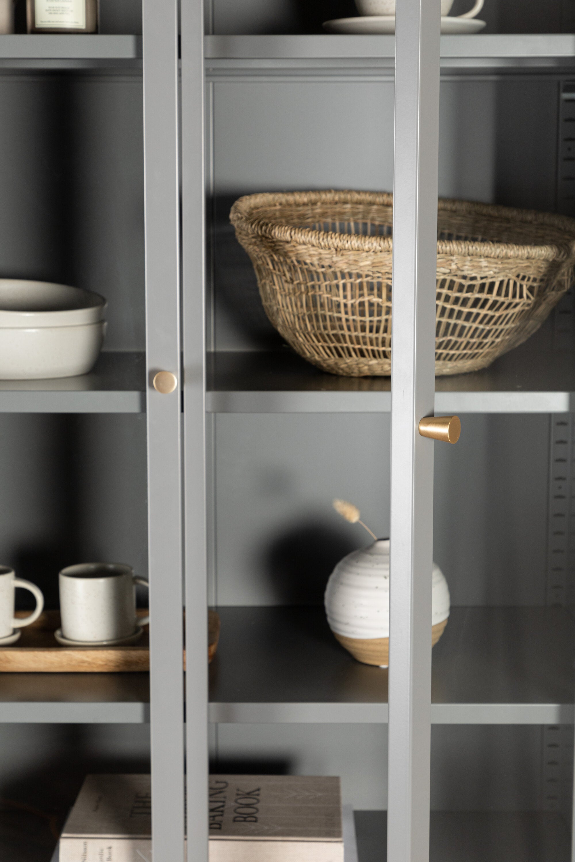 Will Regal in Hellgrau präsentiert im Onlineshop von KAQTU Design AG. Standregal ist von Venture Home