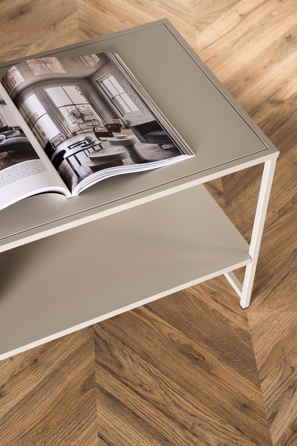Staal End Beistelltisch in Beige präsentiert im Onlineshop von KAQTU Design AG. Beistelltisch ist von Venture Home