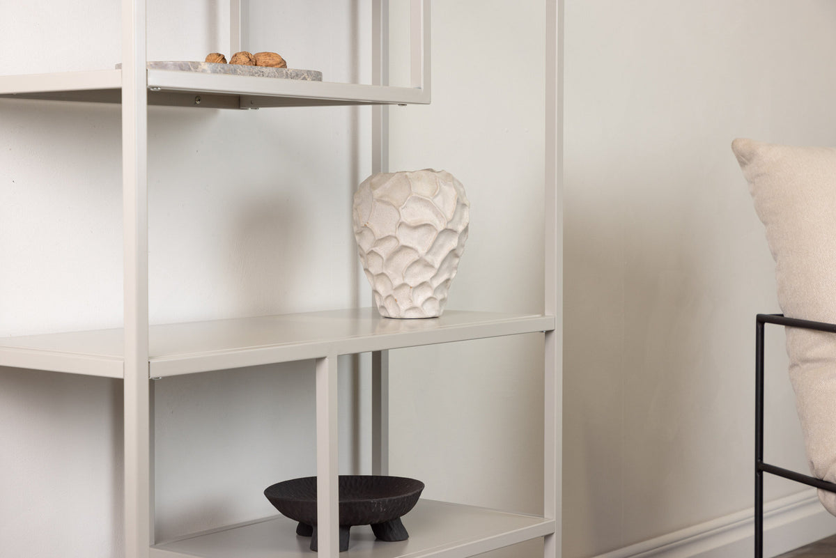 Staal Bücherregal in Beige präsentiert im Onlineshop von KAQTU Design AG. Bücherregal ist von Venture Home