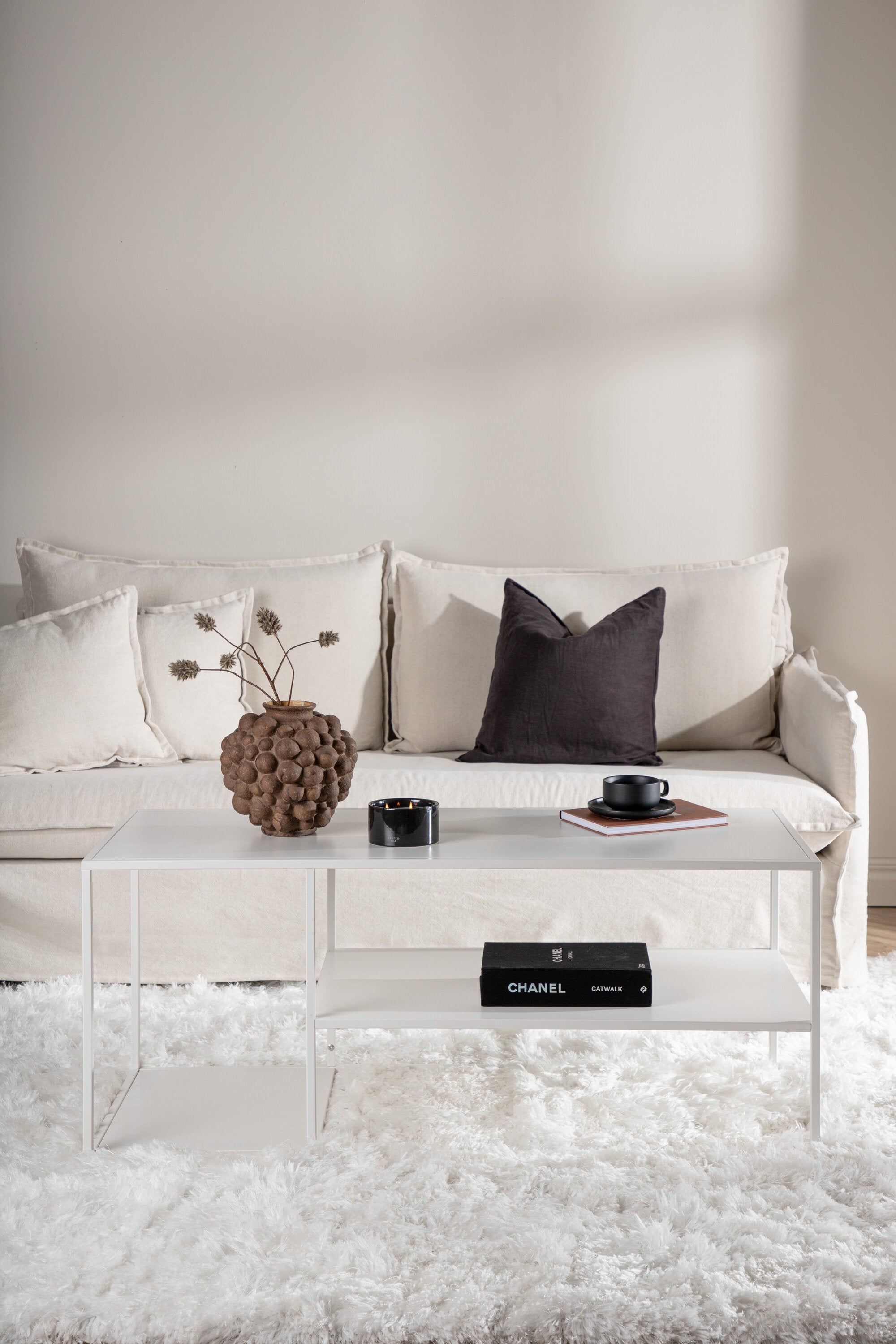 Staal Coffee Tisch in Weiss präsentiert im Onlineshop von KAQTU Design AG. Beistelltisch ist von Venture Home